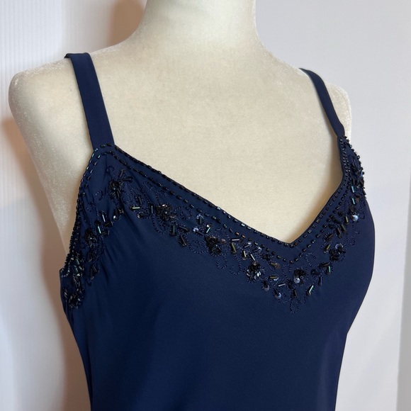 XSCAPE Sleek Mermaid Silhouette Beaded Maxi Dress. Size 8 - Picture 3 of 10